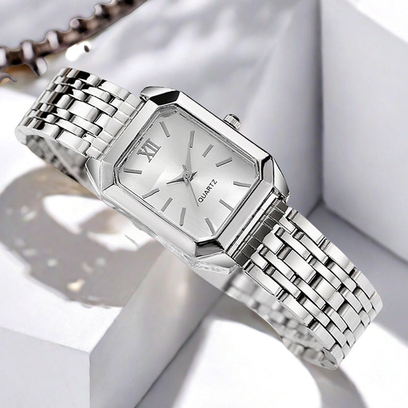 Montre Femme Élégante Carrée- Design Luxe & Bracelet Acier Aicha Royale
